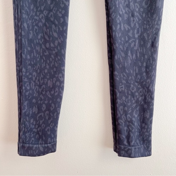 SPANX Look At Me Now Seamless Legging in Black‎ Camo, Size Small - Picture 8 of 10